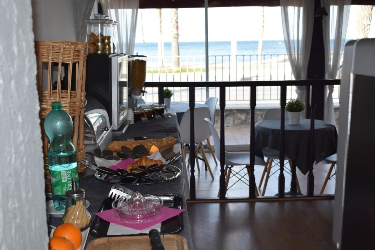 Hotel Bel Azur Six-Fours-les-Plages Εξωτερικό φωτογραφία