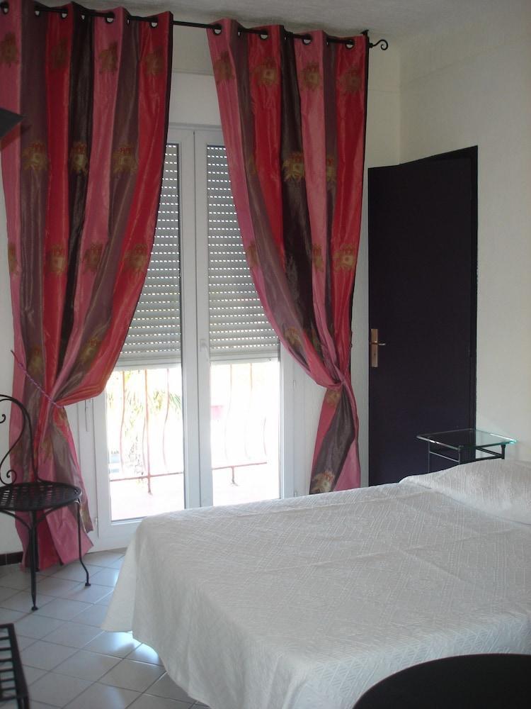 Hotel Bel Azur Six-Fours-les-Plages Εξωτερικό φωτογραφία